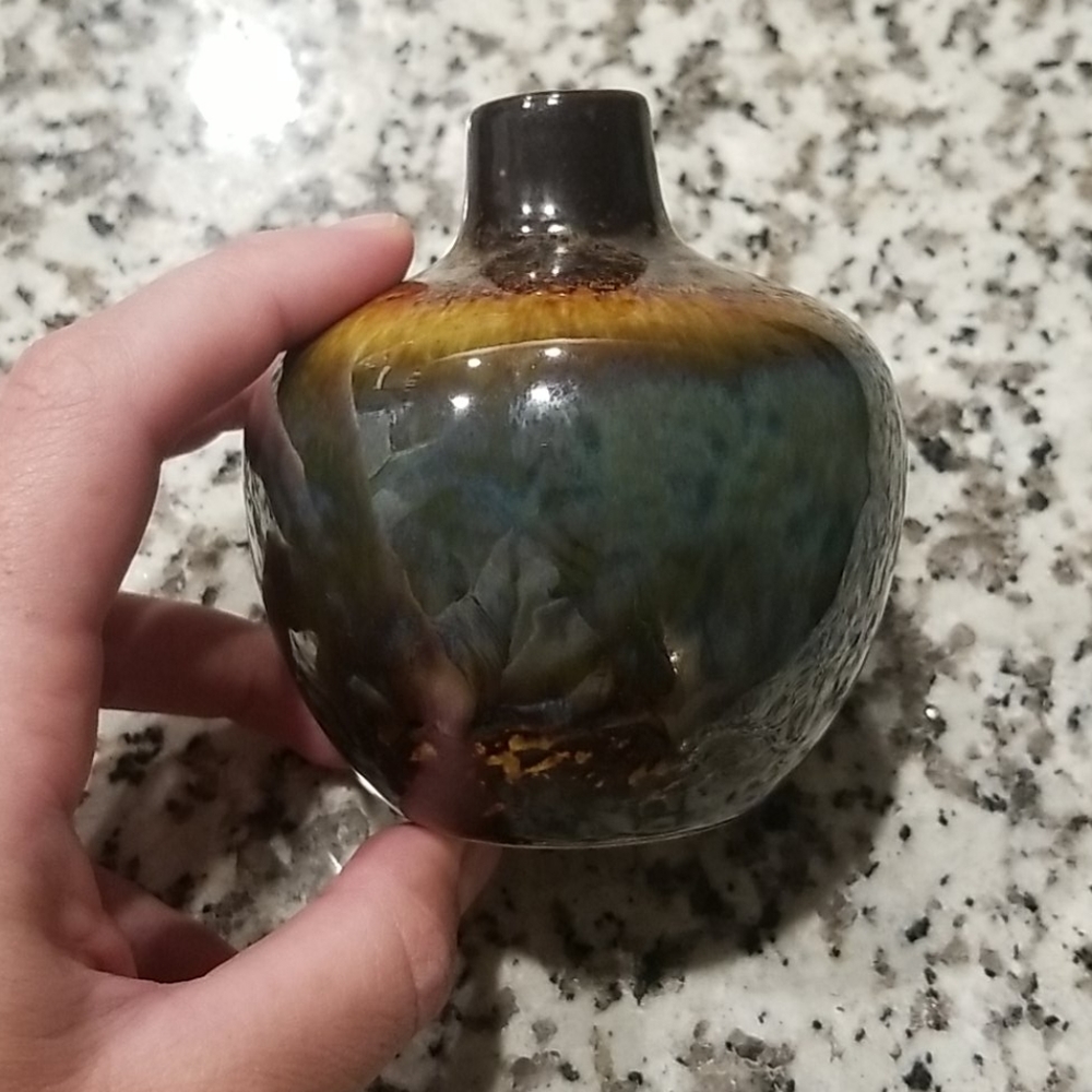Small Vase - Picture 2 of 2